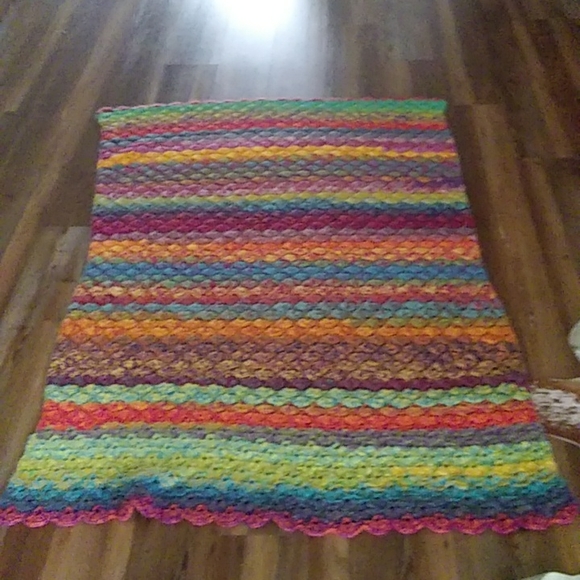 BEAUTIFUL BOHO VIBRANT RAINBOW COLORED HAND CROCHET THROW/BLANKET. 40"×60" - Picture 4 of 5